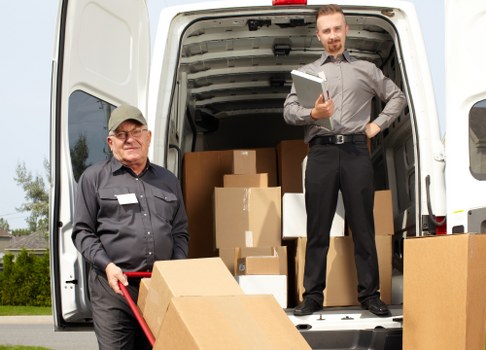 Truck loading support for flats, offices, and furniture moves in Bermondsey